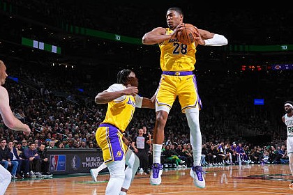 レイカーズ　クッション　コービー　レブロン　八村　ドンチッチ　NBA レイカーズ クッション コービー レブロン 八村 ドンチッチ AD NBA