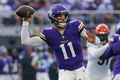 アメフト NFL公式 イーグルス QB カーソン・ウェンツ パーカー【新品】 NFL公式 イーグルス QB カーソン・ウェンツ アメフト パーカー