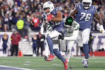 ペイトリオッツ 8連勝で 9勝目、RBヘンダーソン 3TDでジェッツを