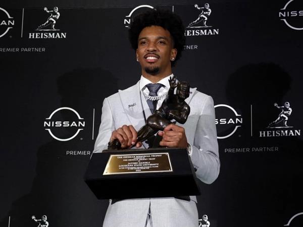 ハイズマン賞2023 ジェイデン・ダニエルズ